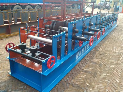 本公司供應80-300飛鋸沖孔C型鋼機、各種型號C型鋼 質量第一_液壓機械欄目